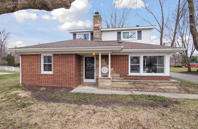 Spacious 7-bedroom house with WiFi and MASSIVE backyard in marvelous Plymouth