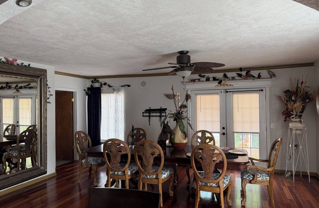 Spacious 7-bedroom house with WiFi, fitness room in delightful Omaha