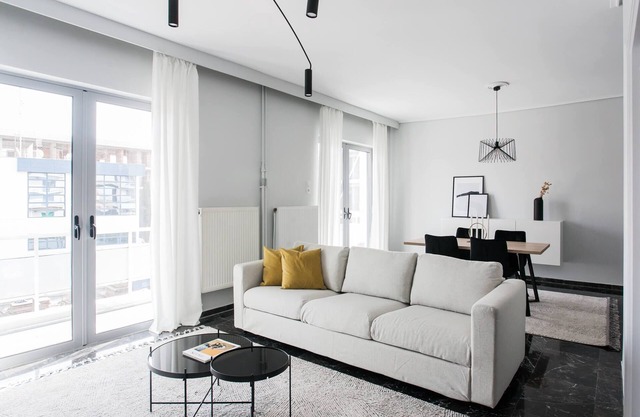 Spacious & Airy 1BR Apartment near HELEXPO Marousi