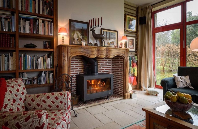 Spacious and charming cottage with terrace in a peaceful setting