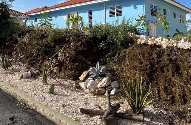 Spacious and private vacation villa with large outdoor living room
