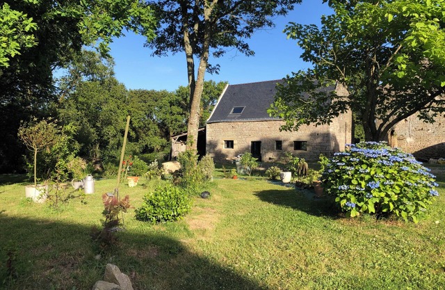 Spacious and quiet Kerkaouenn house