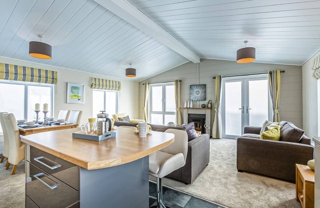 Spacious and tastefully presented lodge perfect for a family retreat.