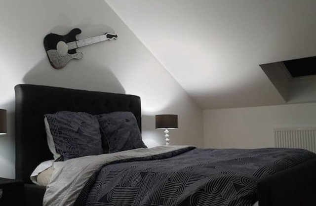 Spacious apartment in the heart of Chalon with rooftop views