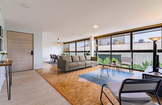 Spacious Apartment with Mid-Century Charm