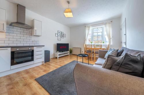 Spacious Apartment near Stansted Airport & Bishops Stortford Town Centre, Well-Suited for Contractors and Relocators