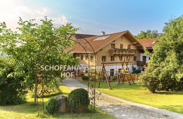 Spacious apartment (70sqm) with private terrace (12sqm) and rain shower