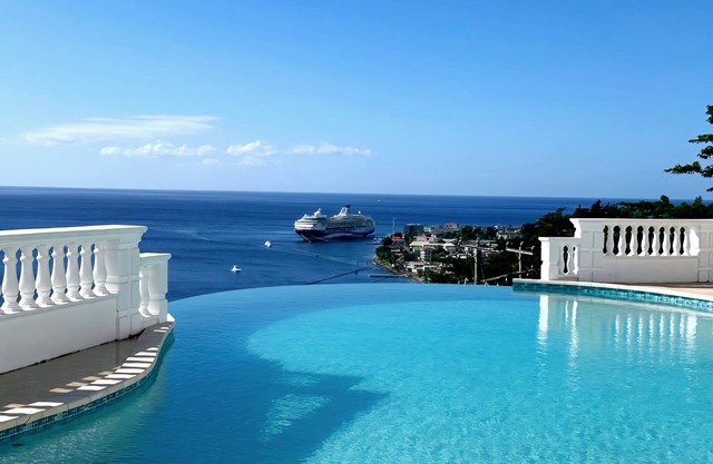 Spacious apartment near attractions with a wonderful view!
