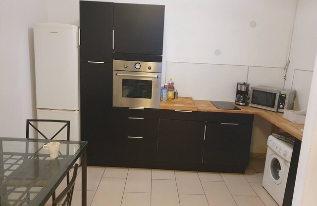 Spacious Apartment Near the Center