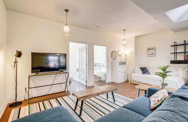 Spacious Apt | Wi-Fi | Balcony | Near Trendy Spots