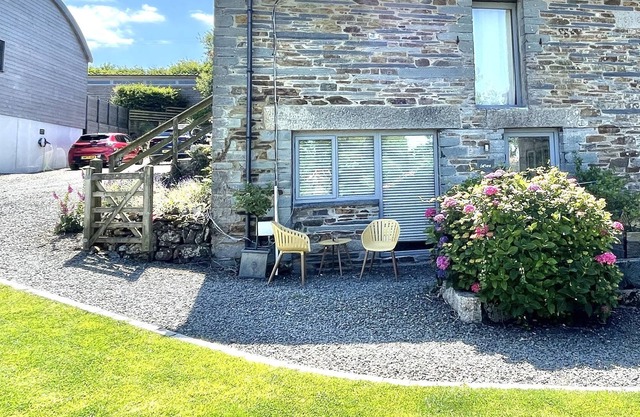 Spacious barn with superking bed, 5 minutes from the beach