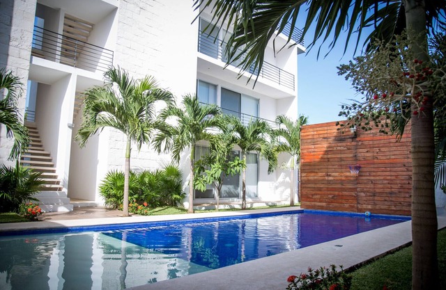 Spacious & breezy 1 bedroom penthouse with rooftop and grill