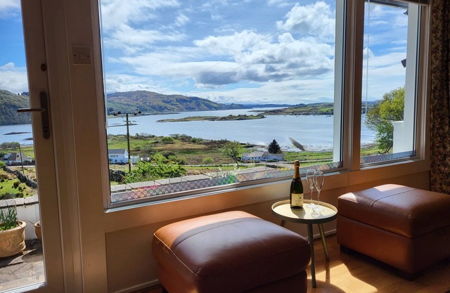 Spacious bungalow sleeps 6, in Clachan Seil with wonderful views over Seil Sound