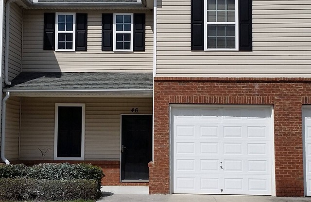 Spacious Cartersville Condo, 9.6 miles to Lakepoint Sports Complex, Sleeps 8