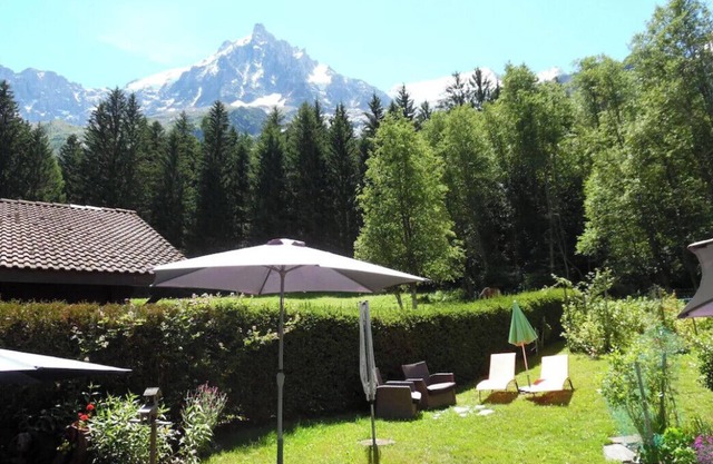 Spacious chalet with garden