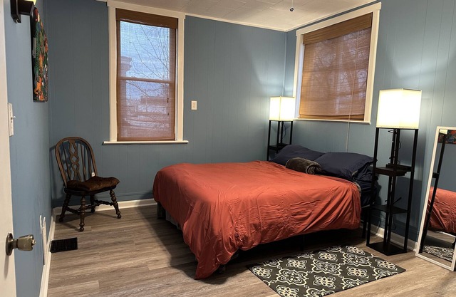 Spacious, charming, comfortable, centrally located and walkable! nn