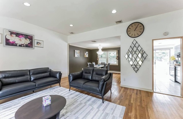 Spacious, clean-Home in Bethpage