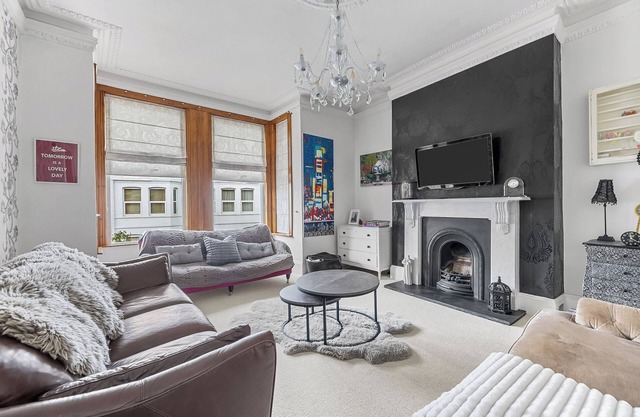 Spacious Comfortable 4 Bedroom House Close to City Centre, Barbican, Hoe & Moors