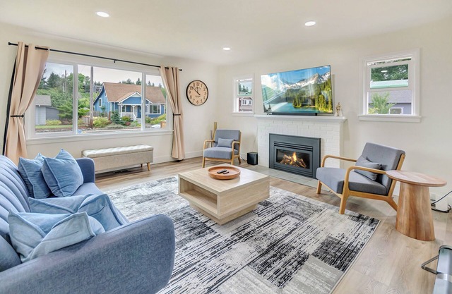 Spacious Comfy Home 2br+2ba - 9 min to Tacoma Dome