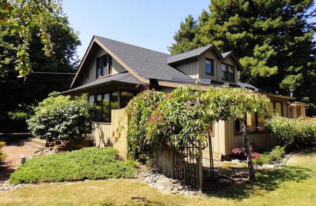 Spacious & Comfy, nr Zoo SKYWALK, Garden, Redwoods, Park, & even great 4 HORSES!