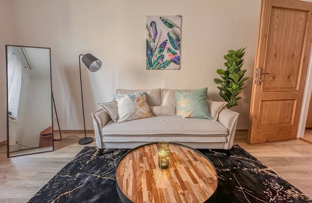 Spacious & Cozy Family Apartment. 3 Min Walk from Central Prague Riverside