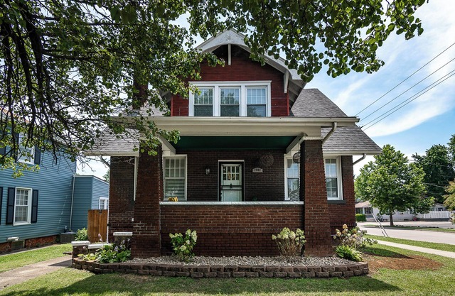 Spacious Craftsman Getaway – Minutes from Louisville & the Bourbon Trail!