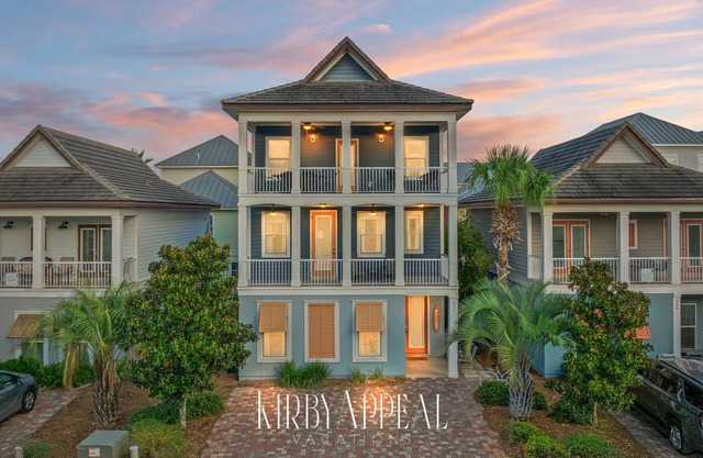 Spacious Destin Dream 5BR, Walk to Beach + Steps to Resort Pool