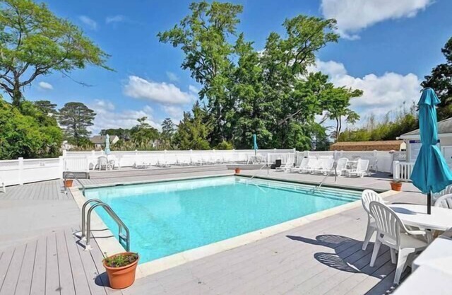 Spacious Dog-Friendly Escape Near Bethany Beach w/Pool & Sunroom