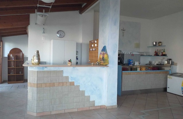 Spacious double room by the sea