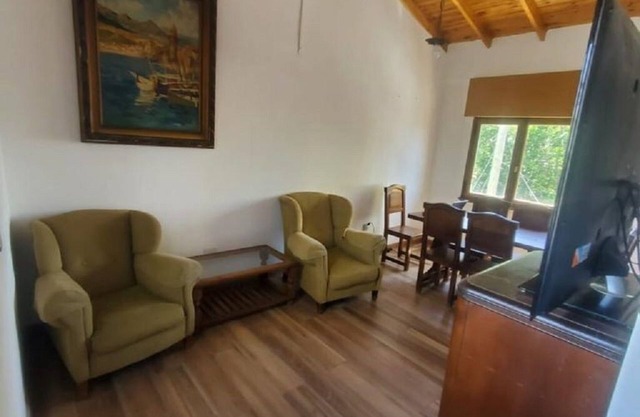 Spacious downtown apartment with automatic garage