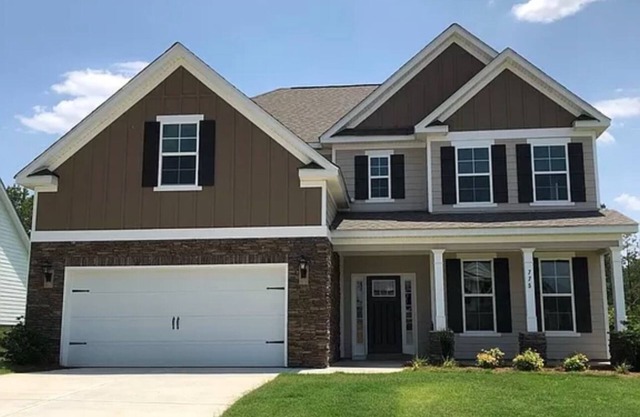 Spacious Evans Home ready for Masters Guests