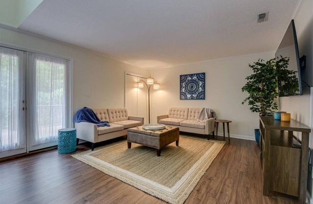 Spacious , Family Friendly, Close to Ft Gordon, Hospitals, Shopping, Sleeps 7