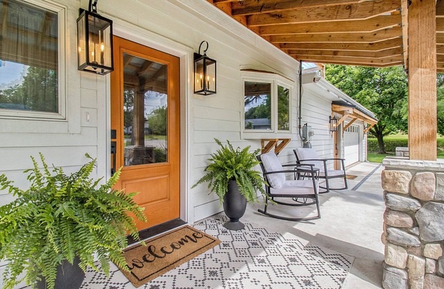 Spacious Family Getaway with Lake Access, Golf Nearby & Top-Rated Beaches!