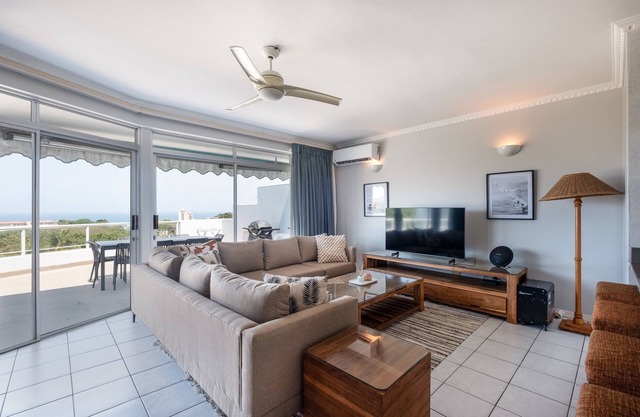 Spacious Family Holiday Home, Sea View, Gas BBQ