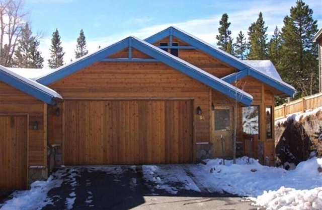 Spacious Family Home Close to 4 Ski Resorts, Summit County CO- Mountain Serenity