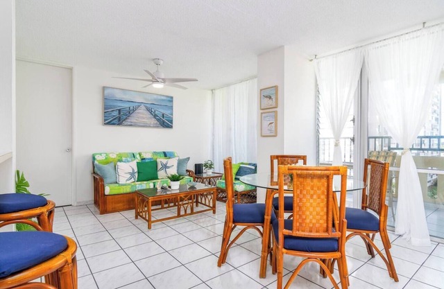 Spacious Family Retreat+Large Balcony & OceanViews