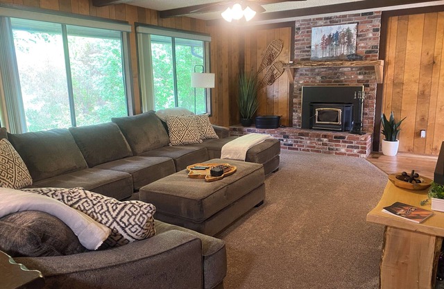 Spacious Family Vacation Retreat!