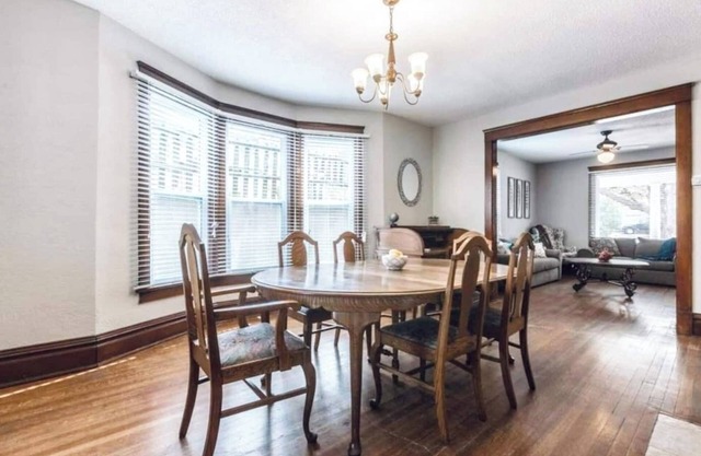 Spacious five-bedroom home in the heart of Kansas City - Fast highway access