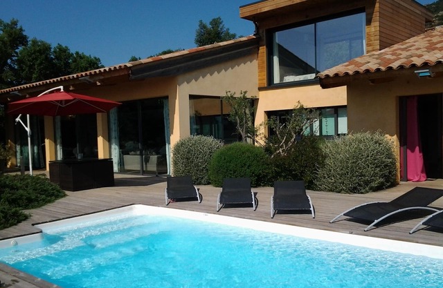 Spacious villa for 8 people with swimming pool in Porto Vecchio