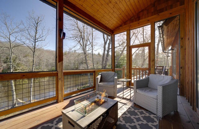 Spacious Glenville Home w/Fire Pit + Lake Access