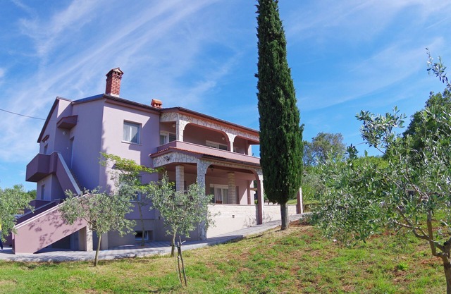 Spacious Holiday Apartment with Balcony in Village Rakalj