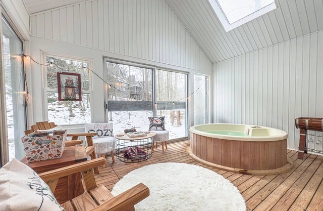 Spacious Home near Lake Harmony w/Lake Club Access Included, Hot Tub, Grill