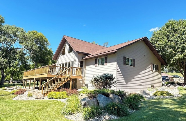 Spacious home with a large deck and ample space for beautiful sunset viewing!
