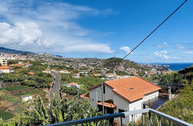 Spacious house, family friendly with 3 bedrooms.