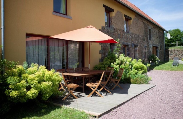 Spacious house with heated pool and spa