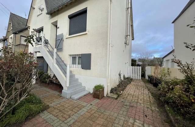 Spacious house with garden