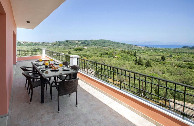 Spacious House with extraordinary view in Corfu