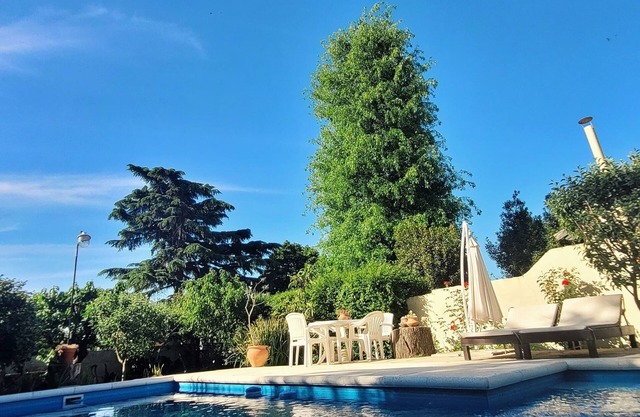 Spacious House with Pool! Excellent location