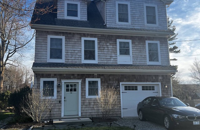 Spacious Jamestown House - 6 Miles to Newport - Minutes from Beach