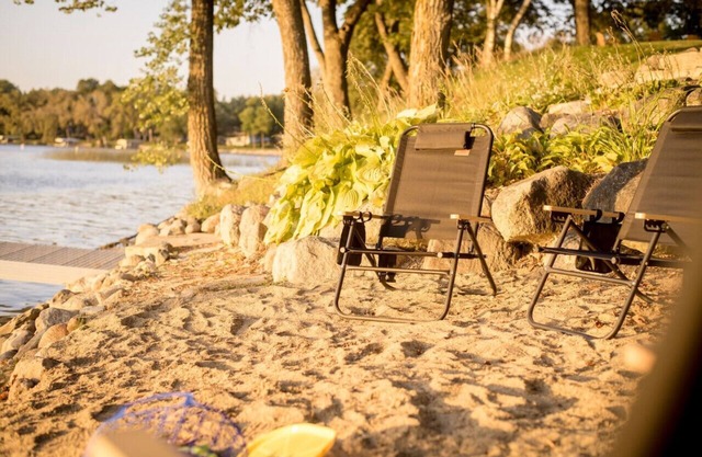 Spacious Lakefront Cabin w/Private Beach/Dock, Arcade, Game Room